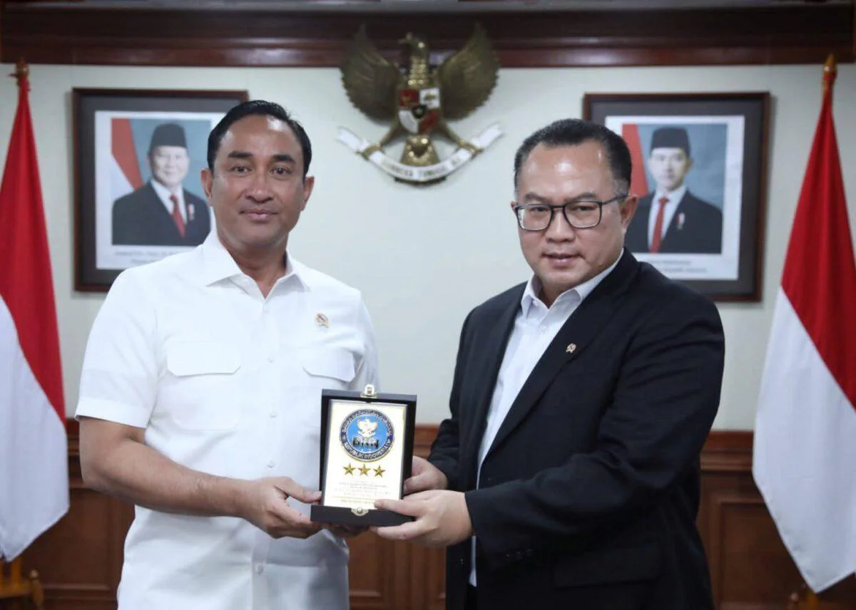 Lawan Narkotika Jenis Baru, Kepala BNN RI, Suyudi Ario Seto, dan Kepala BRIN, Arif Satria, pertemuan audiensi yang berlangsung di Gedung BJ Habibie, Jakarta Pusat, Rabu (15/4/2024).