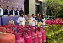 Ditreskrimsus Polda Metro Jaya amankan 11 orang tersangka dan menyita sedikitnya 1.259 tabung gas berbagai ukuran sebagai barang bukti.