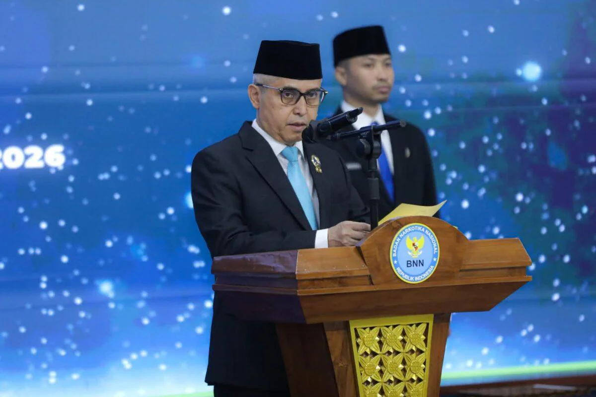 BNN Lantik 214 Pejabat, Perkuat Strategi "War on Drugs for Humanity", Sestama BNN RI, Tantan Sulistyana, selaku Inspektur Upacara pelantikan 214 pejabat di Ruang Muhammad Hatta, Gedung Tan Satrisna BNN, Cawang, Jakarta Timur, pada Senin (27/4/2026)
