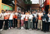 Atasi Bau Sampah, Pemkot Jakbar Uji Coba Eco Lindi di Dua TPS Wilayah Tambora, Kegiatan kerjasama tim dari Kabupaten Sidoarjo, Jawa Timur. Kedatangan tim disambut Wali Kota Jakarta Barat Iin Mutmainnah beserta jajaran, di Kantor Camat Tambora.