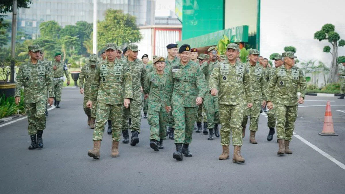 Kodam Jaya Sukses Gelar Army Interaction Game, Kegiatan tersebut dihadiri langsung oleh Kepala Staf Angkatan Darat (KASAD) Jenderal TNI Maruli Simanjuntak serta Chief of Singapore Army Mayjen Cai Dexian,