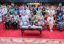 Gubernur DKI Jakarta Pramono Anung saat menghadiri diskusi interaktif Para Kartini Masa Kini: Perempuan Memilih di Balai Agung, Balai Kota Jakarta, pada Kamis (7/5/2026).