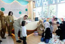 Gubernur DKI Jakarta Pramono Anung meresmikan gedung baru Puskesmas Pembantu (Pustu) Meruya Selatan II, Kecamatan Kembangan, Jakarta Barat, Senin (18/5/2026).