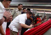 Gubernur DKI Jakarta Pramono Anung meresmikan Arena Ring Tinju di Kawasan Kolong Flyover Pasar Rebo Jakarta Timur, Senin(18/5/2026).