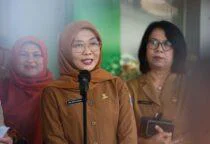 Waspada Hantavirus! Kepala Dinkes DKI Jakarta Ani Ruspitawati, saat kegiatan peresmian Puskesmas Pembantu Meruya Selatan II, Senin (18/5/2026). 