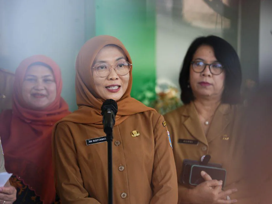 Waspada Hantavirus! Kepala Dinkes DKI Jakarta Ani Ruspitawati, saat kegiatan peresmian Puskesmas Pembantu Meruya Selatan II, Senin (18/5/2026). 