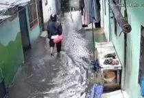 Dampak Proyek Kali Apuran, Pemukiman di RW 06 Cengkareng Barat Terendam Air, Lurah Cengkareng Barat, Mustika Berliantoro mengatakan bahwa pihaknya telah membahas permasalahan genanganan sebagai dampak pembangunan pintu air Kali Apuran. 