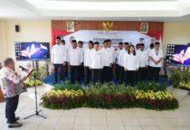 Ketua PMI Provinsi DKI Jakarta, Beky Mardani, mengukuhkan Dewan Kehormatan dan Pengurus Penggantian Antarwaktu (PAW) PMI Kota Jakarta Barat masa bakti 2025–2027 di Aula Lantai 3 Markas PMI Jakarta Barat, Kamis (7/5/2026).