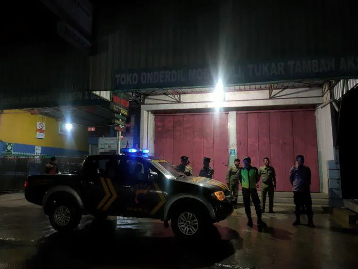 Sinergi TNI-Polri di Juwangi, Babinsa Koramil 19/Juwangi Kodim 0724/Boyolali yang dipimpin Sertu Widyo Winarso bersama tiga orang anggota melaksanakan patroli kamtibmas dengan menggandeng Kasitrantib serta anggota Polsek Juwangi. Jum’at ( 01/05/26)