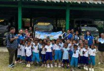 Serunya Anak-anak siswa TK dan KB Saat Jadi Tentara Sehari di Yonif 763/SBA, antusias menyimak perkenalan tugas pokok satuan, kagum melihat deretan piala prestasi dan foto Komandan Batalyon beserta perwira.