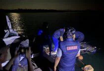 Polres Belitung bersama Dit Polairud Polda Kepulauan Bangka Belitung melakukan penertiban terhadap aktivitas tambang timah ilegal jenis ponton suntik di perairan