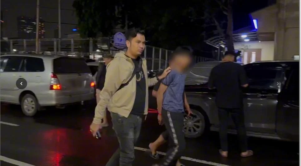 Polda Metro Jaya bersama Polres Metro Jakarta Barat bergerak cepat mengungkap kasus pembacokan yang menewaskan seorang pegawai toko roti di kawasan Cengkareng, Jakarta Barat