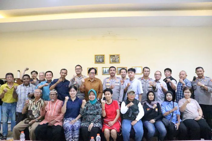 Kapolres Metro Jakarta Barat, Kombes Pol Twedi Aditya Bennyahdi. Sambangi Warga Jelambar, Perkuat Kolaborasi Cegah Gangguan Kamtibmas