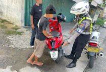 Satlantas Polres Belitung Tertibkan TNKB Tidak Standar, Kasat Lantas Polres Belitung, Iptu Ervindo Thio Prabowo, mengatakan bahwa kegiatan tersebut merupakan bagian dari upaya menciptakan keamanan, keselamatan, ketertiban, dan kelancaran lalu lintas di wilayah Kabupaten Belitung.