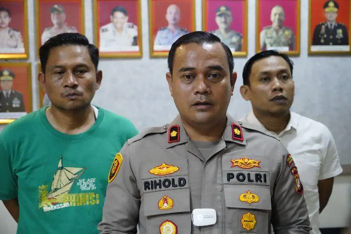 Kapolsek Kalideres Polres Metro Jakarta Barat Kompol Rihold Sihotang, Kasus tersebut sempat menjadi perhatian setelah rekaman CCTV beredar luas, Bekuk Pelaku Pencurian MacBook di Kalideres, Pelaku Tinggal Dekat Korban