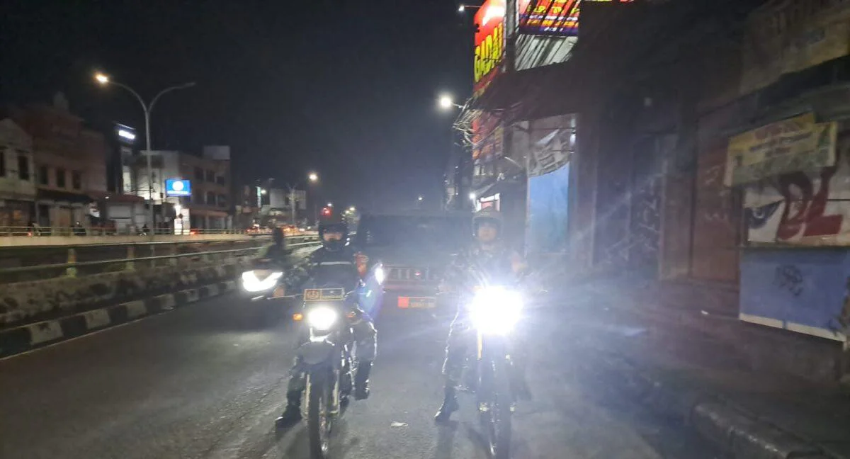 TNI AD Kodim 0506/Tangerang dari unsur Koramil 04/Ciledug, Koramil 03/Serpong, dan Komduk melaksanakan patroli malam pada Sabtu (16/5/2026) malam, Gelar Patroli Malam Bersama untuk Jaga Kamtibmas