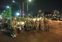 Kegiatan Rutin, Babinsa Koramil 01/Tangerang dan Babinsa Koramil 07/Pondok Aren bersama Komduk melakukan patroli malam untuk menjaga Kamtibmas