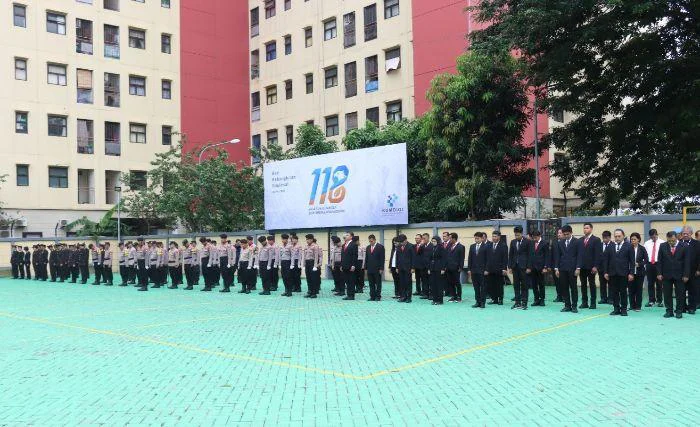 Peringati Hari Kebangkitan Nasional ke-118, tahun 2026, selaku inspektur upacara, Wakapolres Metro Jakarta Barat Rezi Dharmawan, yang berlangsung di Lapangan Hijau Polres Metro Jakarta Barat, Rabu (20/5/2026). Polres Jakbar Ajak Personel Jaga Tunas Bangsa