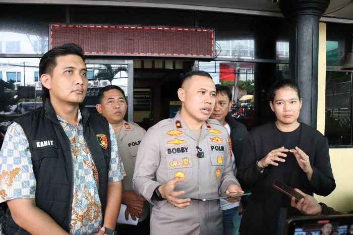 Tinggal Ngopi Sebentar, Motor Warga di Tamansari Nyaris Raib Digondol Pelaku, Kapolsek Metro Tamansari Kompol Bobby M. Zulfikar mengatakan, pelaku berhasil diamankan sekitar pukul 05.30 WIB setelah warga bersama anggota kepolisian yang sedang patroli sigap melakukan penindakan.