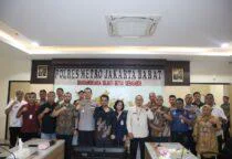 Polres Metro Jakarta Barat Bahas Implementasi KUHAP Baru Bersama PPNS dan Instansi Terkait di Ruang Rapat Arisdinata Polres Metro Jakarta Barat, Jumat (22/5/2026).