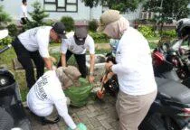 Budayakan Lingkungan Bersih, Polres Metro Jakarta Barat Gelar Apel Pencanangan Jaga Jakarta Bersih dan Asri secara serentak, Kapolres Metro Jakarta Barat Kombes Pol Twedi Aditya Bennyahdi dan dihadiri Wakapolres Metro Jakarta Barat AKBP Rezi Dharmawan, para pejabat utama