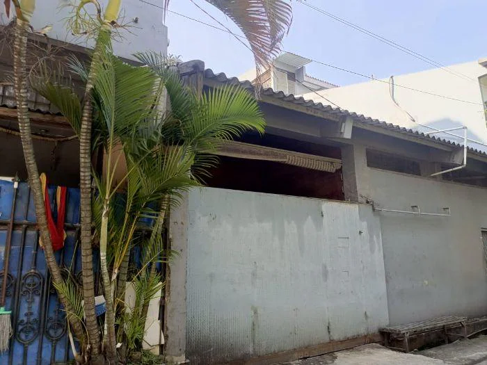 Diduga Parfum Usaha Rumahan Yang Tidak Memiliki Izin BPOM Kota Tangerang, Salah salah satu wartawan control sosial di wilayah Perumahan Pondok Arum blok E3 Kota Tangerang.