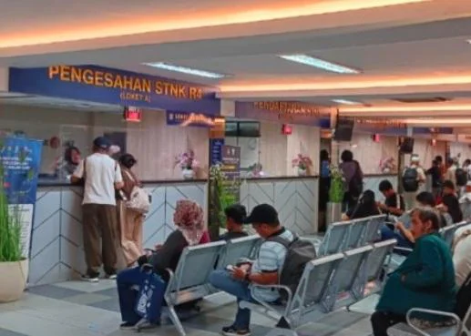 Samsat Jakarta Selatan Perketat Pengawasan, Wajib Pajak Diimbau Tolak Calo dan Gunakan Jalur Resmi, Kanit Samsat Jakarta Selatan AKP Selfi Meidiyanti, loket tanpa calo telah diimplementasikan secara ketat lewat penerapan sistem antrean elektronik,