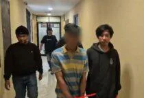 Respon Cepat Video Viral, Jatanras Polres Jakbar Ringkus Pencuri HP Milik Pria Paruh Baya di pinggir jalan di kawasan Jalan Satria 2 RT 007/004, Kelurahan Jelambar, Kecamatan Grogol Petamburan, Jakarta Barat.