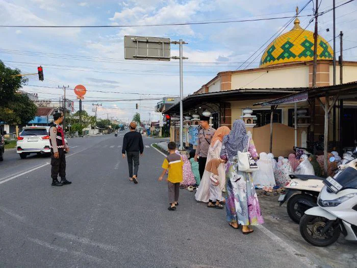 Aman dan Lancar, Personel Polres Belitung kawal takbir keliling dan pengamanan malam Takbir hingga Sholat Idul Adha 1447 H di Belitung Sukses Besar