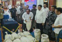 Jaga Maritim, TNI AL dan Intelijen Gagalkan Distribusi Pasir Timah Ilegal Kodaeral I, III, dan IV, serta BAIS TNI, mereka berhasil menggagalkan distribusi ilegal pasir timah di kawasan Pantai Indah Kapuk (PIK) 2, Jakarta Utara, pada awal Mei 2026.
