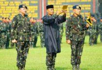 Teknisi KBRN Utama Tk. I Korbrimob Irjen Pol. Rudy Harianto Hadiri Sertijab PJU Polda Jabar dan Pelantikan Jabatan Kapolrestabes Bandung, di Mako Satuan Brimob Polda Jabar, Kecamatan Jatinangor, Kabupaten Sumedang, Rabu (20/5/2026).
