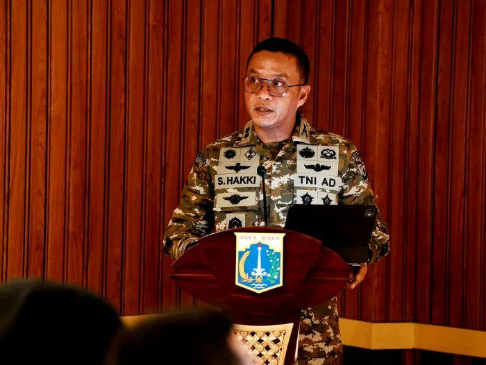 Ngobrol Bareng Forkopimko, Dandim 0503/Jakarta Barat, Letkol Inf Saputra Hakki menekankan pentingnya peran aktif masyarakat dan orang tua dalam menjaga stabilitas keamanan.