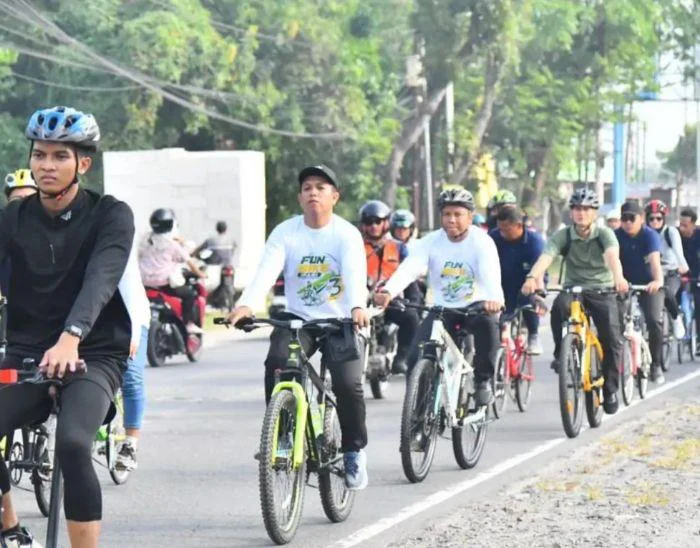 Gowes Kebersamaan, Dandim 0803/Madiun Letkol Inf I Nyoman Adhisaputra bersama jajaran Forkopimda Kabupaten Madiun, Minggu (24/5/2026).