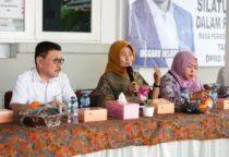 Wali Kota Jakarta Barat Iin Mutmainnah menghadiri silaturahmi dan dialog di Reses Ketua Komisi A DPRD DKI Jakarta, Inggard Joshua, di Sekretariat RW 019, Jalan Keharmonisan 5, Kelurahan Pegadungan, Kecamatan Kalideres, Jakarta Barat, Sabtu (6/6/2026).