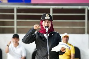Semarak HUT ke 499 Jakarta, Wali Kota Administrasi Jakarta Barat, Iin Mutmainnah, secara resmi membuka Turnamen Bulutangkis Bulutangkis ASN Jakarta Barat