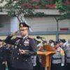 Peringati Hari Lahir Pancasila 2026, Polres Metro Jakarta Barat Gelar Upacara Bendera, Kapolres Metro Jakarta Barat Kombes Pol Twedi Aditya Bennyahdi, bertindak sebagai inspektur upacara.