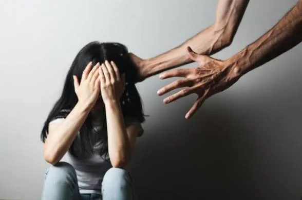 Kasat Reserse PPA dan PPO Polres Metro Jakarta Barat Kompol Nunu Suparmi menjelaskan Pengungkapan kasus Amankan Pemuda 18 Tahun Dikemanggisan dalam Kasus Persetubuhan Anak.
