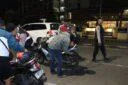 Antisipasi Curas, Curat dan Curanmor, Polres Metro Jakarta Barat kembali menggelar KRYD. Kegiatan berupa razia kejahatan jalanan dan patroli mobile ini dilaksanakan pada Rabu dini hari (3/6/2026).