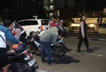 Antisipasi Curas, Curat dan Curanmor, Polres Metro Jakarta Barat kembali menggelar KRYD. Kegiatan berupa razia kejahatan jalanan dan patroli mobile ini dilaksanakan pada Rabu dini hari (3/6/2026).