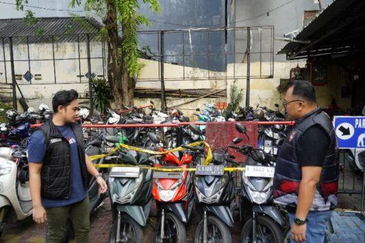 Spesialis Curanmor, Akui Beraksi Puluhan Kali di Jakarta, Kanit Reskrim Polsek Tambora AKP Sudrajat Djumantara didampingi Panit Reskrim Ipda Priyo Purnomo menjelaskan, penangkapan dilakukan pada Selasa (26/5/2026) 
