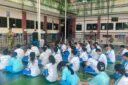 Babinsa Ciputat Latih PBB dan Wawasan Kebangsaan Pelajar SMP Erenos, Kelurahan Serua, Kecamatan Ciputat, Kota Tangerang Selatan, Jumat (5/6/2026). Kegiatan berlangsung mulai pukul 08.00 hingga 10.00 WIB di lapangan sekolah setempat.
