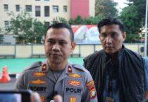 Eksekutor Utama Komplotan Jambret Kalung Emas di Jakarta Barat Akhirnya Ditangkap, Kapolsek Metro Tamansari Polres Metro Jakarta Barat Kompol Bobby M. Zulfikar didampingi Kanit Reskrim Akp Egy Irwansyah