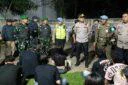 TNI Bersama Komduk Laksanakan Patroli Malam di Wilayah Kodim 0506/Tgr, personel Koramil 01/Tangerang dan Koramil 07/Pondok Aren Patroli dilakukan secara humanis 