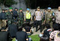 TNI Bersama Komduk Laksanakan Patroli Malam di Wilayah Kodim 0506/Tgr, personel Koramil 01/Tangerang dan Koramil 07/Pondok Aren Patroli dilakukan secara humanis 