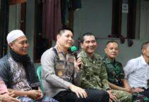 Jaga Jakarta On The Spot di Klender: Kapolres Metro Jakarta Timur Kombes Pol. Dr. Alfian Nurrizal, dan Dandim 0505 Jakarta Timur Kolonel Inf. Nelson Paido Makmur Marpaung di Pos Terpadu RW 01 Kebon Singkong, Kelurahan Klender, Kecamatan Duren Sawit, Jakarta Timur, Selasa (9/6/2026).