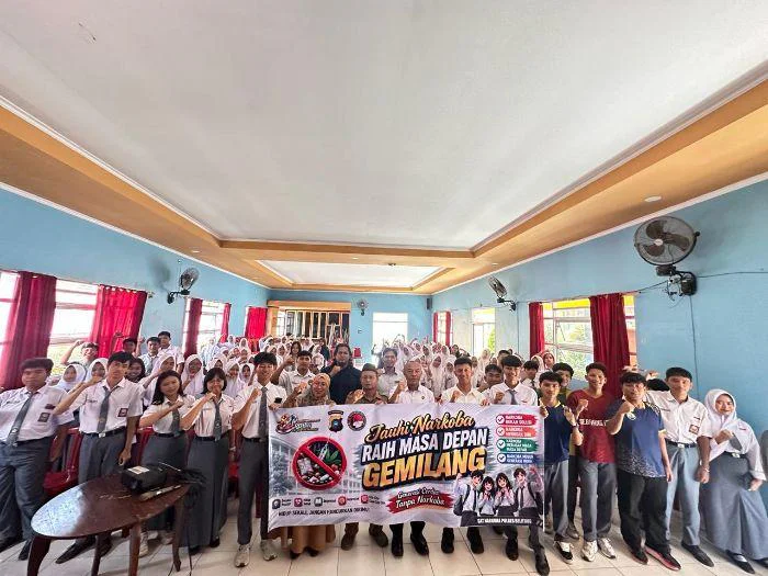 Sat Resnarkoba Polres Belitung Berikan Penyuluhan Bahaya Narkoba di Ruang Resto SMK Negeri 3 Tanjungpandan tersebut dipimpin langsung oleh Kasat Resnarkoba Polres Belitung, AKP Budi Santoso.