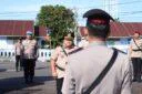 Peringati HUT Bhayangkara ke-80, Kapolres Belitung AKBP Sarwo Edi Wibowo memimpin Upacara Ziarah Makam Pahlawan yang dilaksanakan di Taman Makam Pahlawan Ksatria Tumbang Ganti, Rabu (24/6/2026).