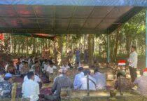 Menyongsong HJKT ke-188, Kapolsek Membalong Iptu Otong Sutisman Hadiri Ziarah Makam Kyai Agus Rahat, di kawasan Aik Lubuk, Dusun Air Gede, Desa Kembiri, Kecamatan Membalong, Kabupaten Belitung, Jumat (26/6/2026).