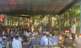 Menyongsong HJKT ke-188, Kapolsek Membalong Iptu Otong Sutisman Hadiri Ziarah Makam Kyai Agus Rahat, di kawasan Aik Lubuk, Dusun Air Gede, Desa Kembiri, Kecamatan Membalong, Kabupaten Belitung, Jumat (26/6/2026).