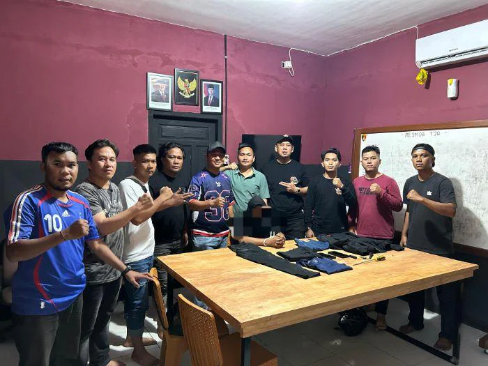 Kado Hari Bhayangkara ke-80: Tim URC Resmob Polres Belitung Ringkus Pelaku Curat di 7 Lokasi berbeda di wilayah Kabupaten Belitung selama periode Maret hingga Juni 2026. Seorang pria berinisial AS (28),